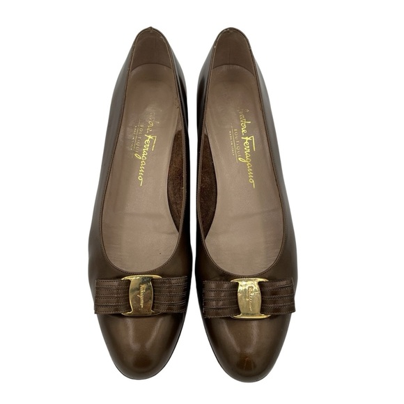 Salvatore Ferragamo Women's Vintage Low Heel Brown Leather Pump - Picture 2 of 11